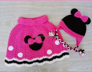Poncho a uncinetto e cappellino per bambina o bebé ispirato a Minnie