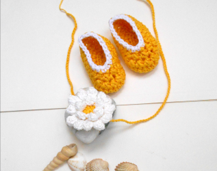 scarpine e fascia per capelli con fiore in cotone