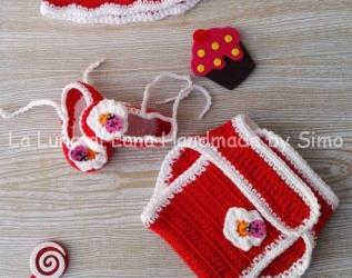 Cappellino uncinetto e scarpine bimba neonata con copri pannolino coordinato
