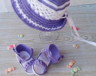 Cappello estivo uncinetto e sandalini per bimba coordinati