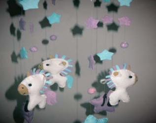 baby mobile unicorni
