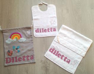 Set scuola per bambine/bambini: pratica sacca con il nome personalizzato, bavagliolo con applique e nome e asciugamanino pratico da appendere