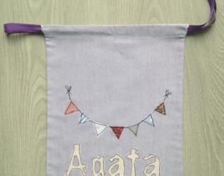Handmade sacchetto bimba con il nome personalizzabile, multiuso, porta giochi e porta cambio, ideale per l'asilo il nido e la scuola elementare