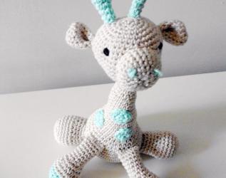 Molly la giraffa amigurumi. Idea regalo.