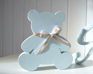 Orsetto in legno con fiocchetto