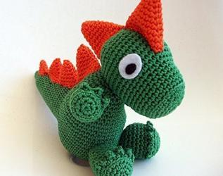 Fuochino_ draghetto amigurumi