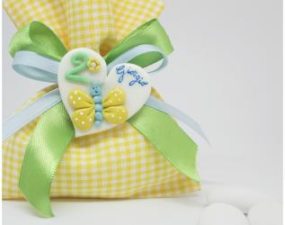 Sacchetto in cotone e cuore con calamita in pasta di mais. Bomboniera Compleanno