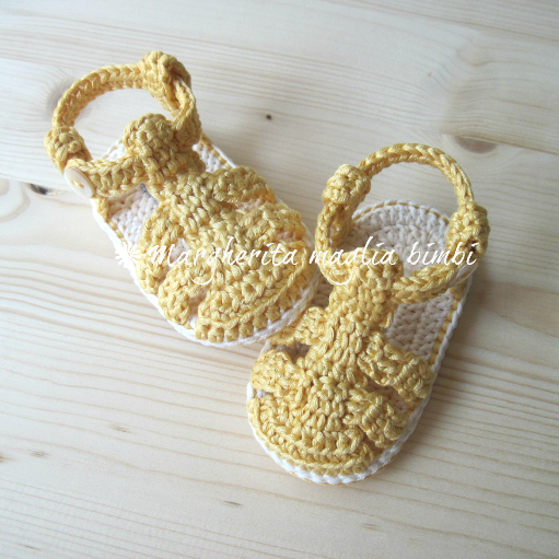 sandali bimba all'uncinetto