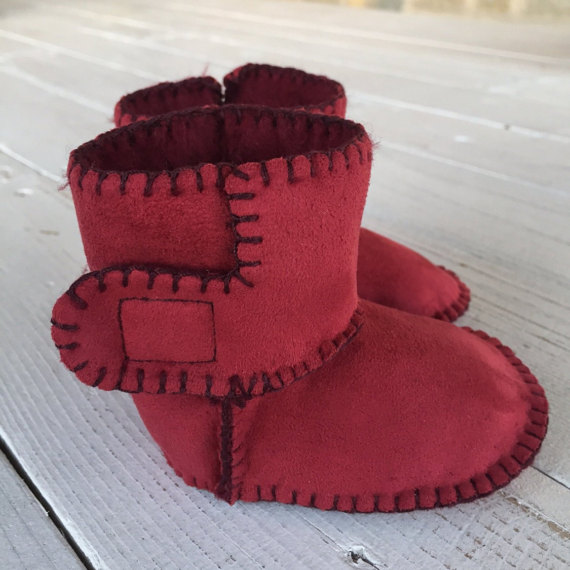 STIVALETTO in SIMIL PELLE scamosciato color rosso bordeaux con interno in  morbida pelliccia sintetica per neonato/a
