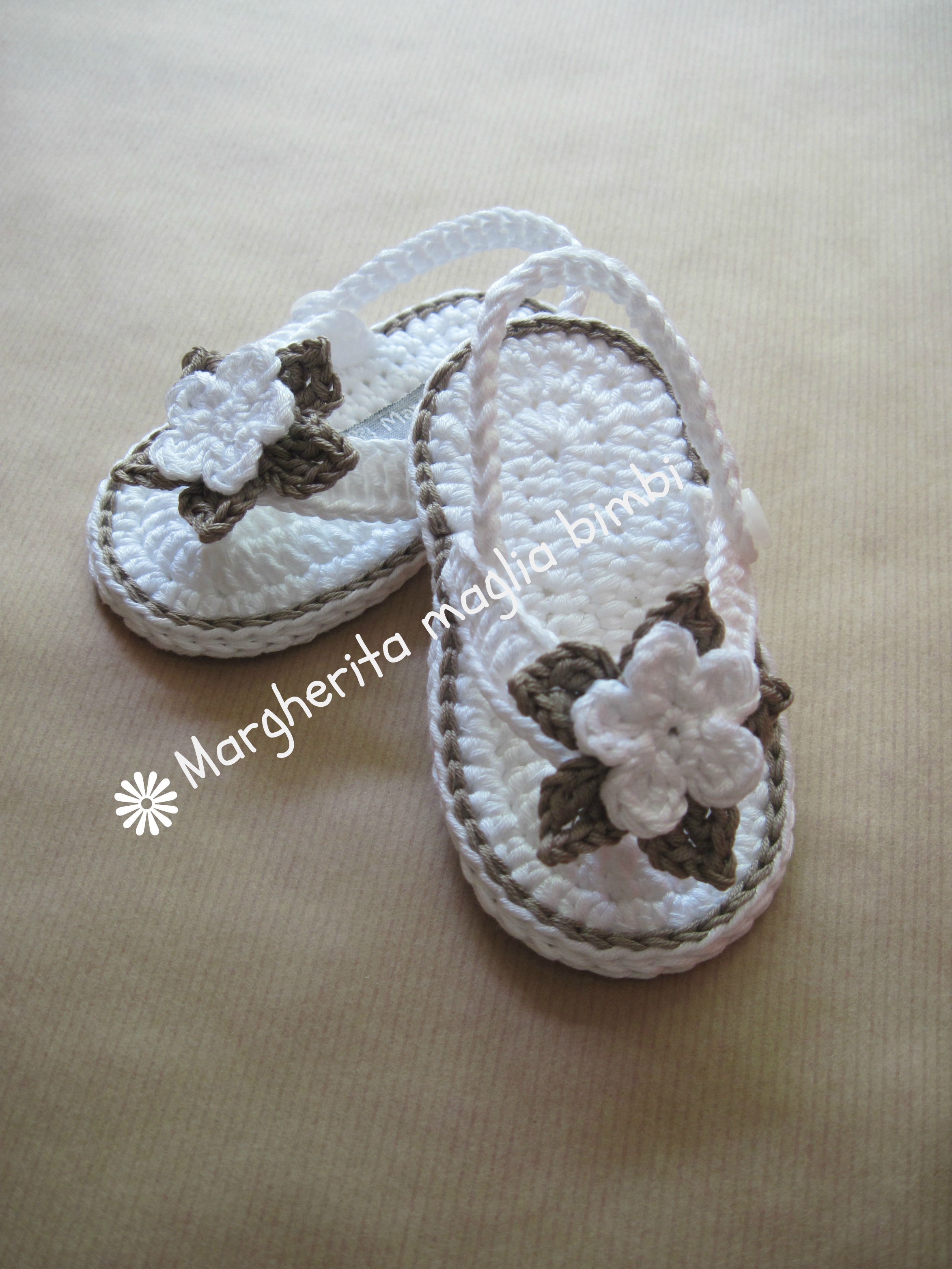 Scarpine sandali infradito bambina cotone bianco/tortora fatti a mano  all'uncinetto