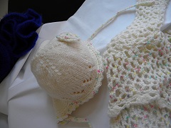 CAPPELLINO DI LANA BIANCO CON PARAORECCHI PER BAMBINA