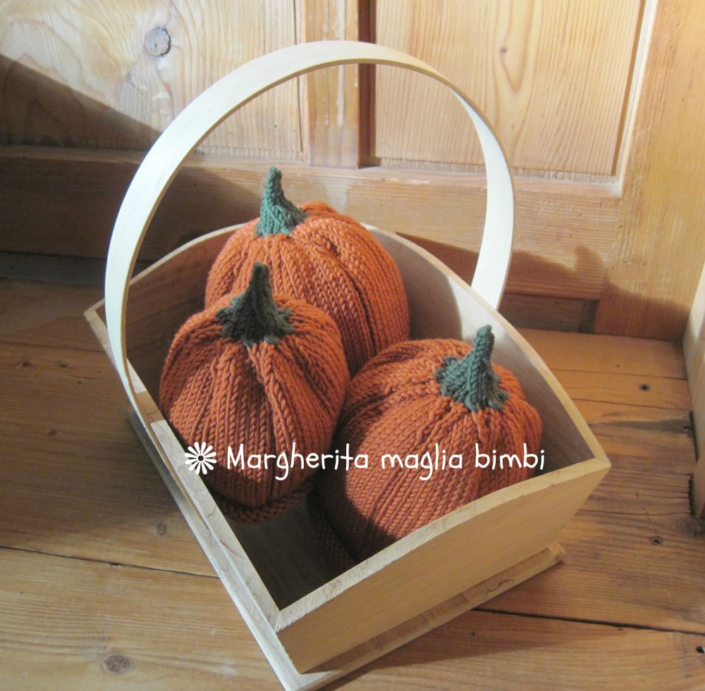 Berretto - zucca per bambino, taglia 6 - 12 mesi, fatto a mano in pura lana merino Berretto - zucca per bambino, taglia 6 - 12 mesi, fatto a mano in pura lana merino