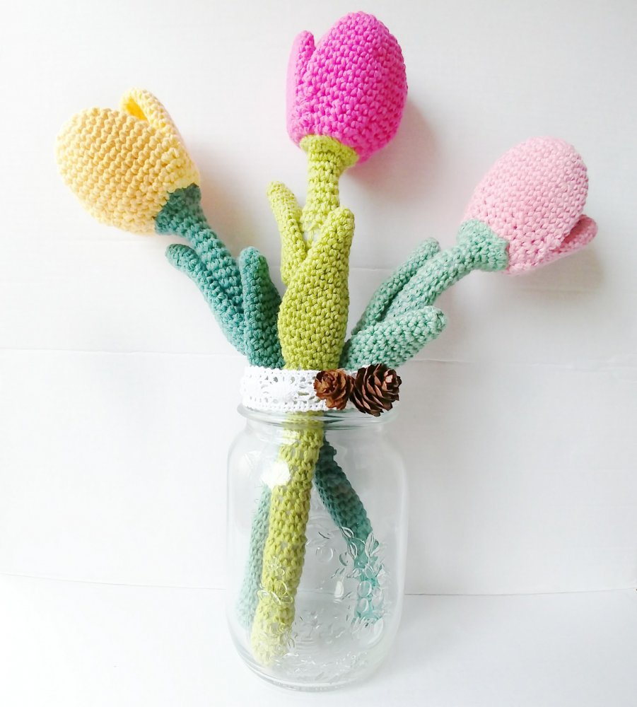 Mazzo di 3  tulipani  uncinetto Idea regalo Festa della Mamma idea bouquet sposa  