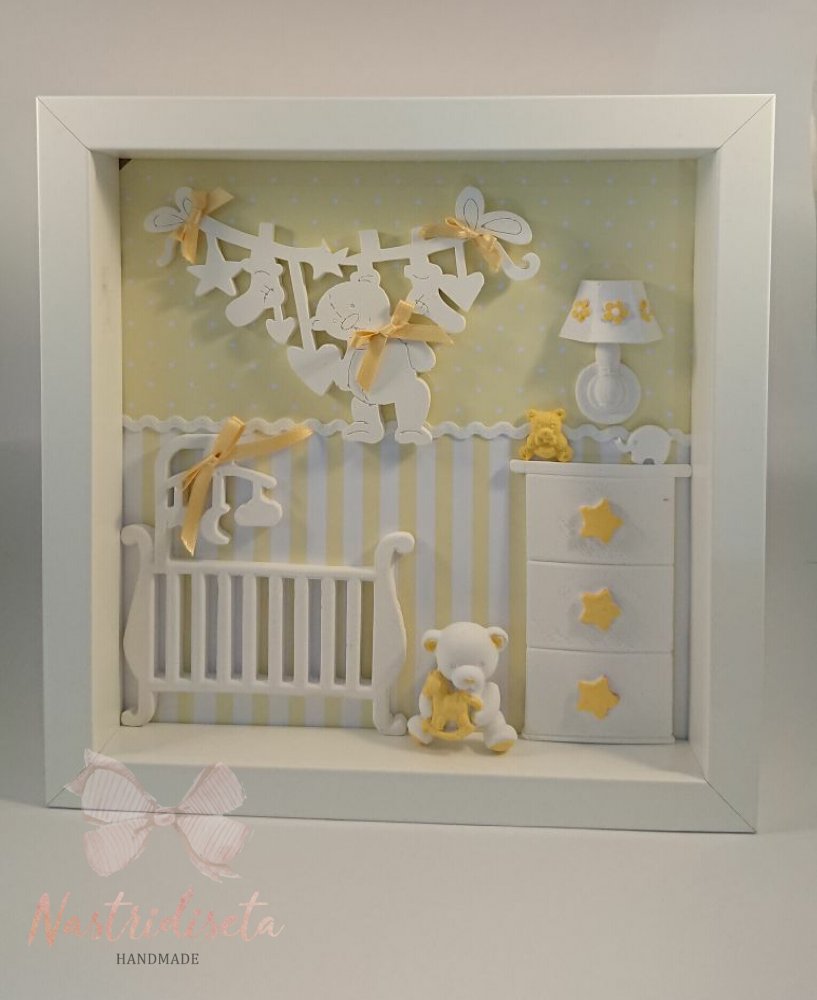 Quadretto nascita realizzato a mano con dettagli in polvere di ceramica. Una originale idea regalo per nascita,baby shower,cameretta.