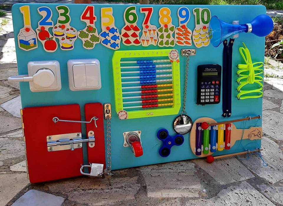 Tavola attivit Montessori/Activity Board / Busy Board