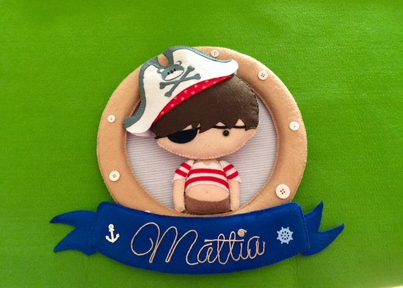Fiocco nascita per bambino, piccolo pirata, nome bimbo in feltro, ghirlanda da appendere