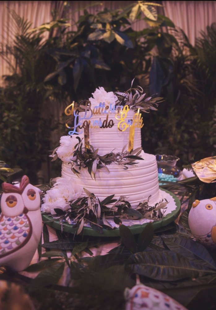 Cake topper