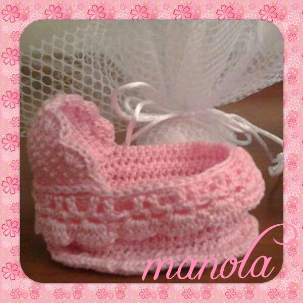 culla realizzata con cotone e uncinetto