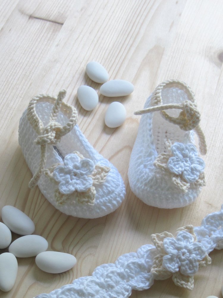 Scarpine puro cotone bianco e panna - Battesimo - bambina - fatte a mano - Giulia