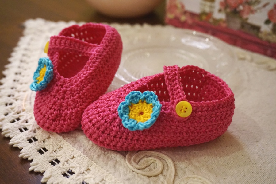 Scarpette neonato. Materiale 100% cotone