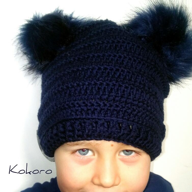 Cappellino bambino e bambina con pon pon in ecopelliccia 