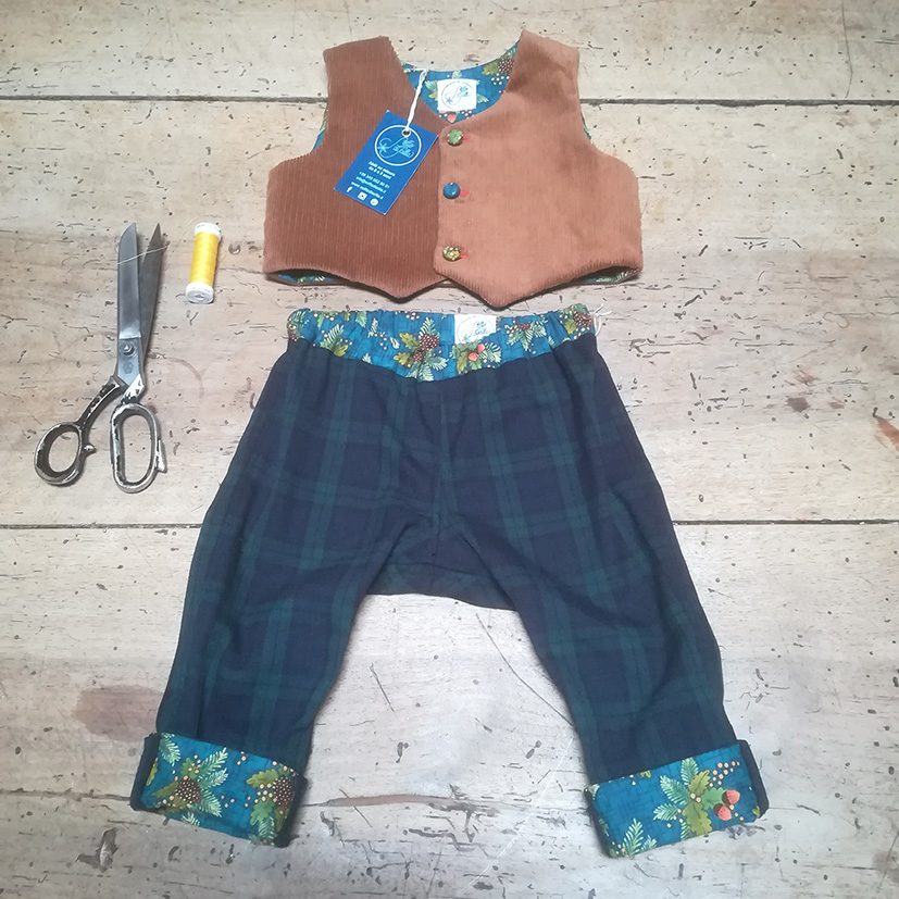 Completo da bimbo gilet  e pantalone