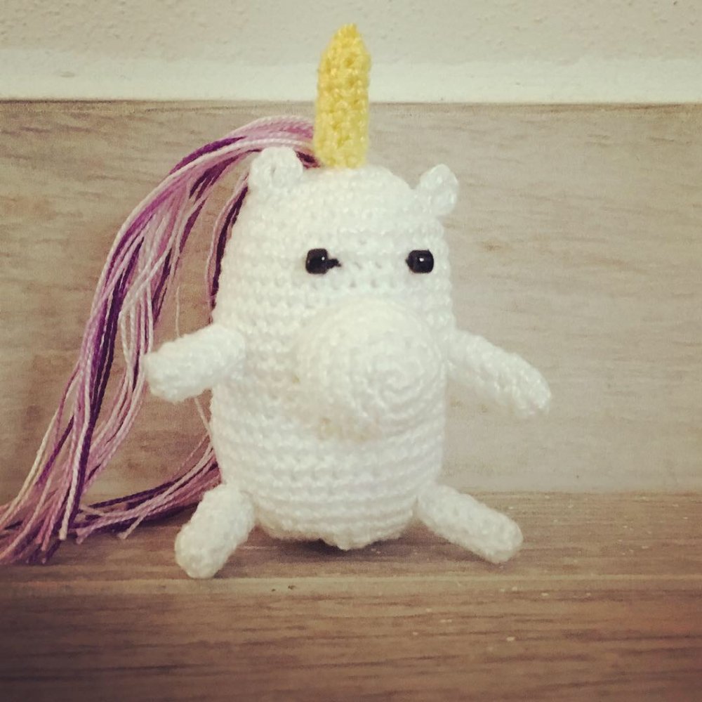 Unicorno amigurumi, spilla, calamita, porta chiavi, gioco, porta fortuna, fatto a mano, uncinetto