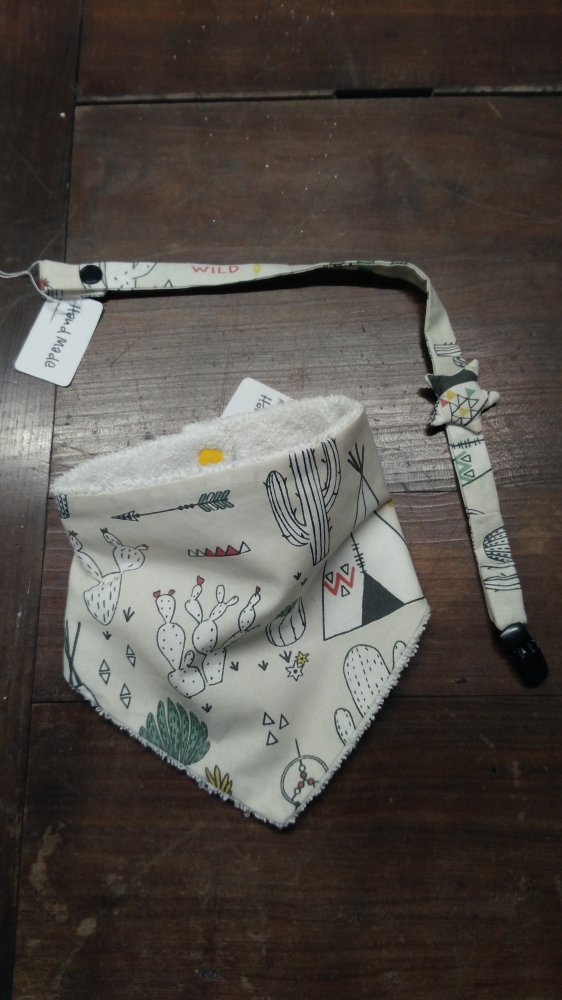 Set beb composto da Bavagliolo bandana e catenella portaciuccio 