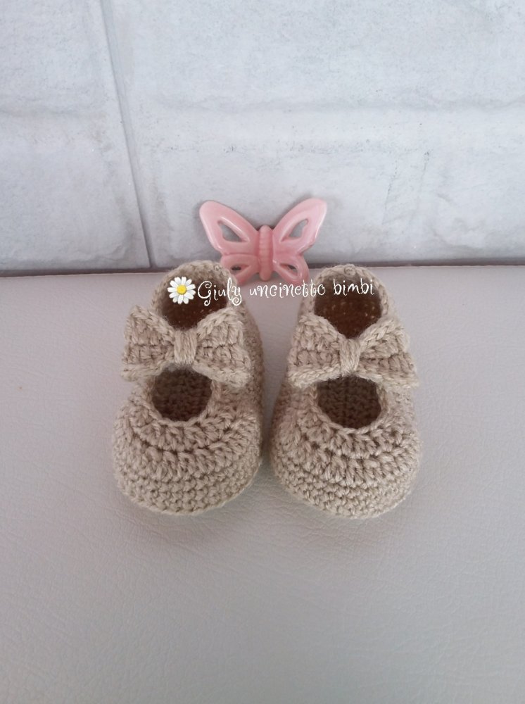 Scarpine a ballerina con fiocco per neonata realizzate in lana con uncinetto scarpette neonato