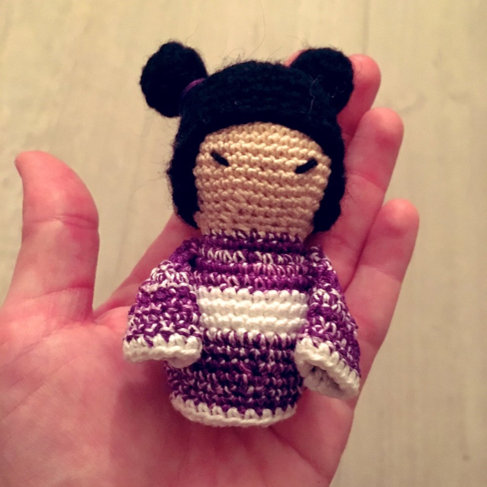 Bambola kokeshi amigurumi 