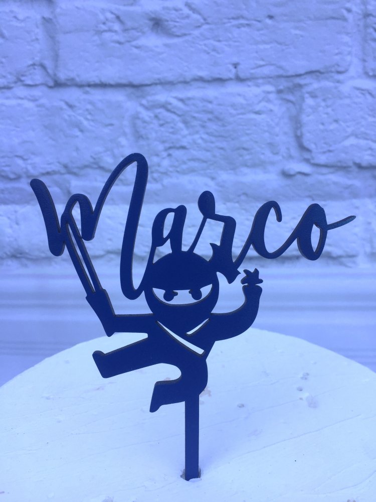 Cake topper decorazione per torta in legno a tema ninjago per bambino
