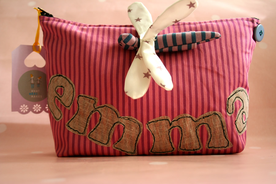Astuccio multiuso porta tutto e da viaggio  Emma La libellula felice (nome personalizzabile)