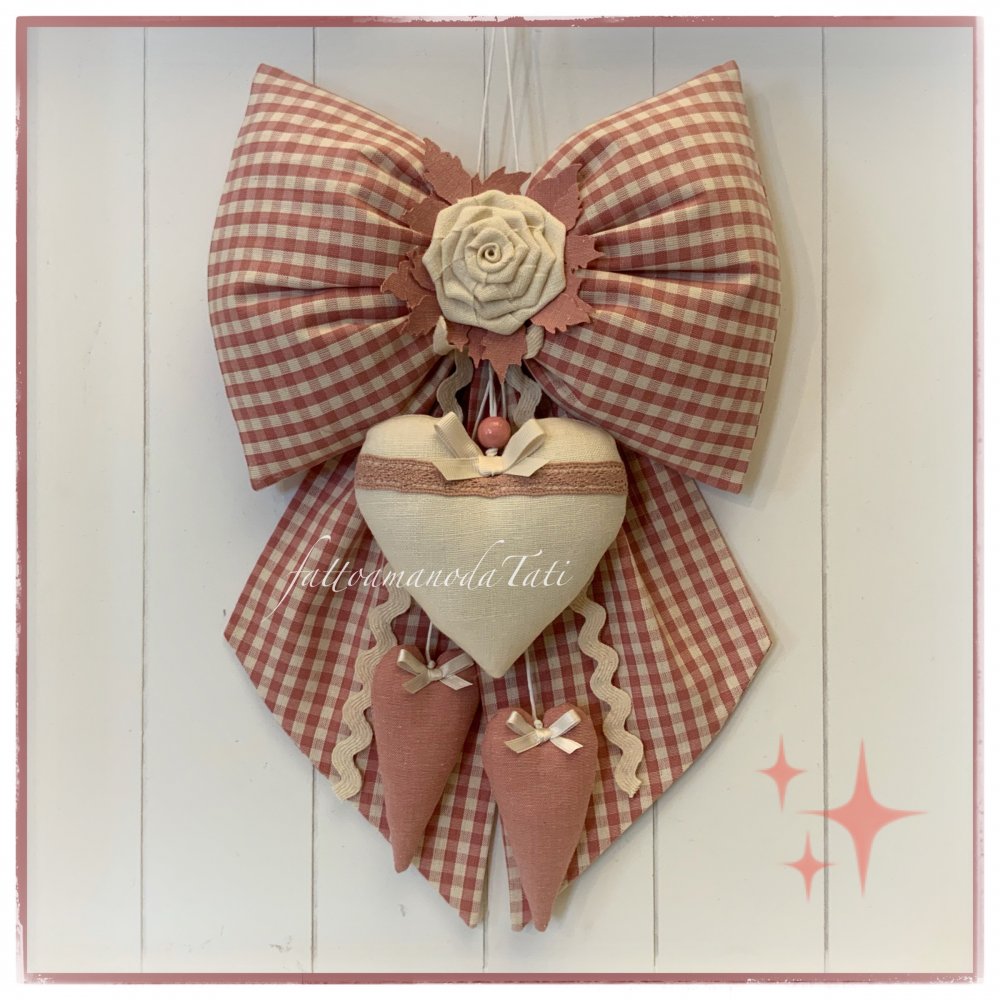 Fiocco nascita in cotone rosa antico a quadretti con rosa e cuore di lino bianco