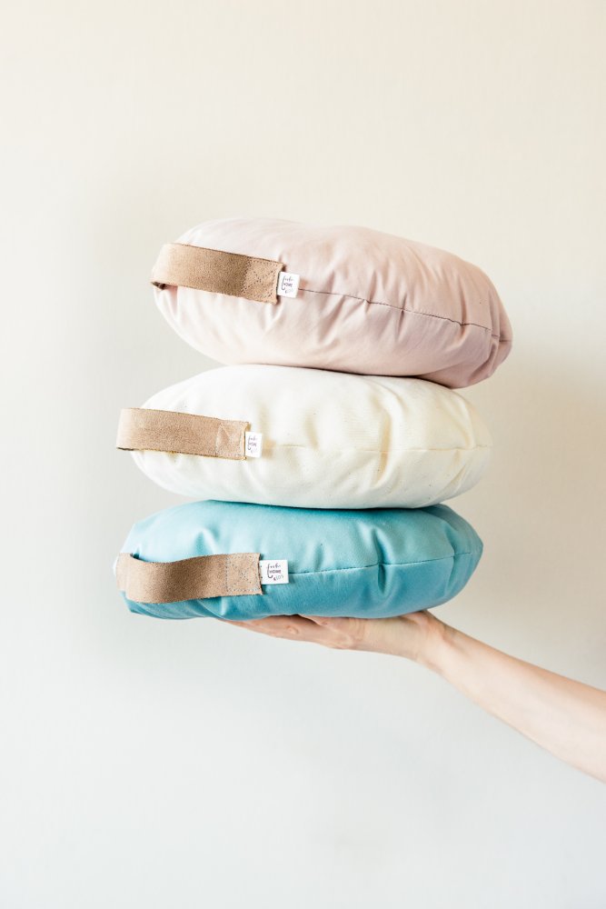 cuscino azzurro polvere per bambini portatile con maniglia
