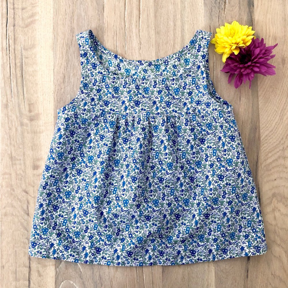 Canotta a fiori azzurri e blu con bandana abbinata