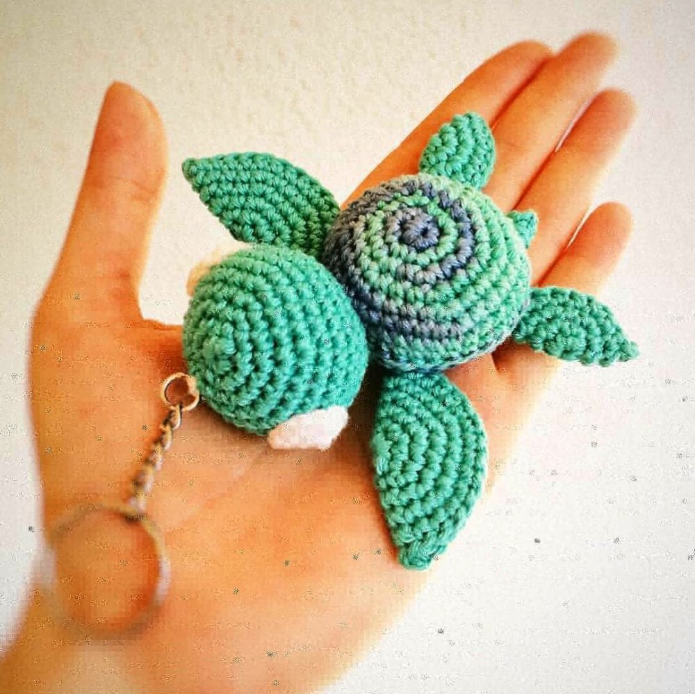Portachiavi o charm in amigurumi 