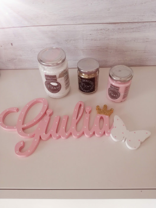 Scritta in legno personalizzata con farfalla VERSIONE DA APPENDERE