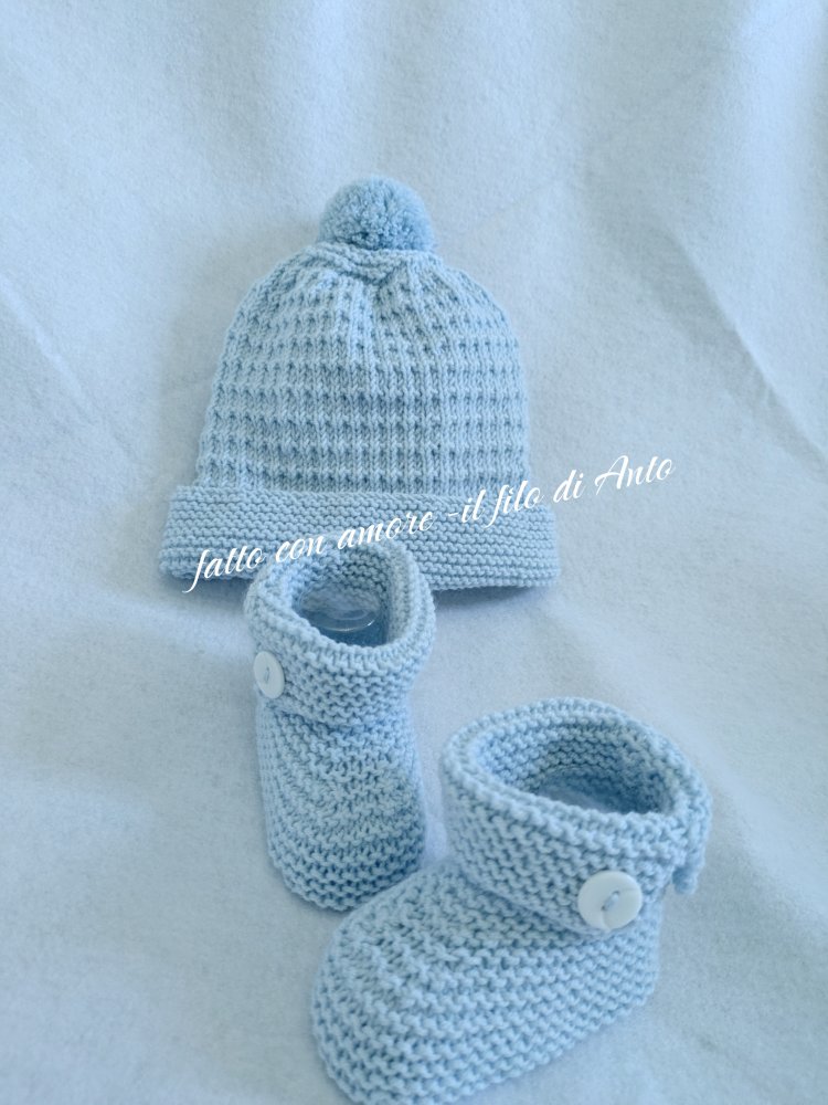 Scarpine e cappello neonato in pura lana merinos