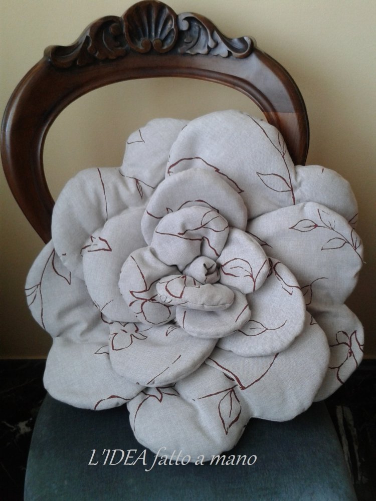 CUSCINO FIORE IN COTONE