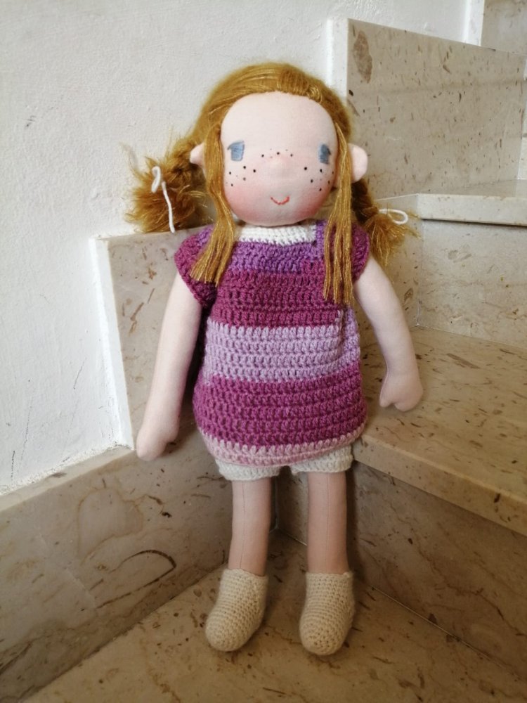 Bambola waldorf, Waldorf inspired doll, capelli dorati