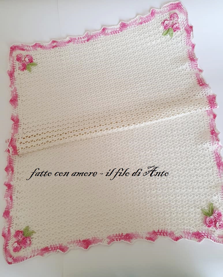 Copertina in puro cotone 100% con rose rosa