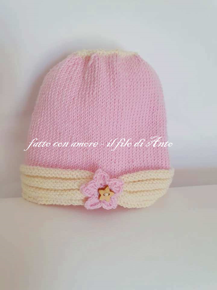 Cappello con stella per bambina in lana merinos 100%