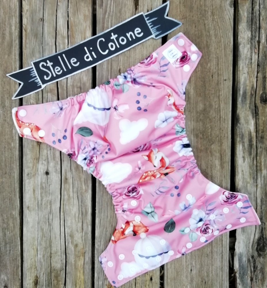 Pannolino lavabile con tasca multitaglia nuvole rosa