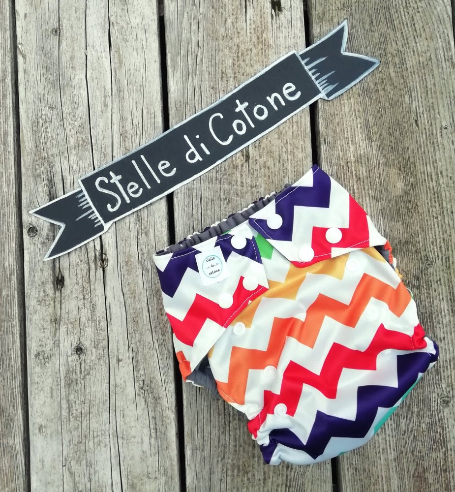 Pannolino lavabile con tasca multitaglia rainbow