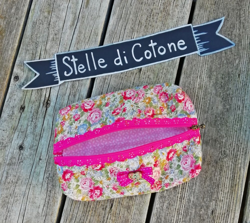 Astuccio imbottito portatrucchi-beauty case fuxia