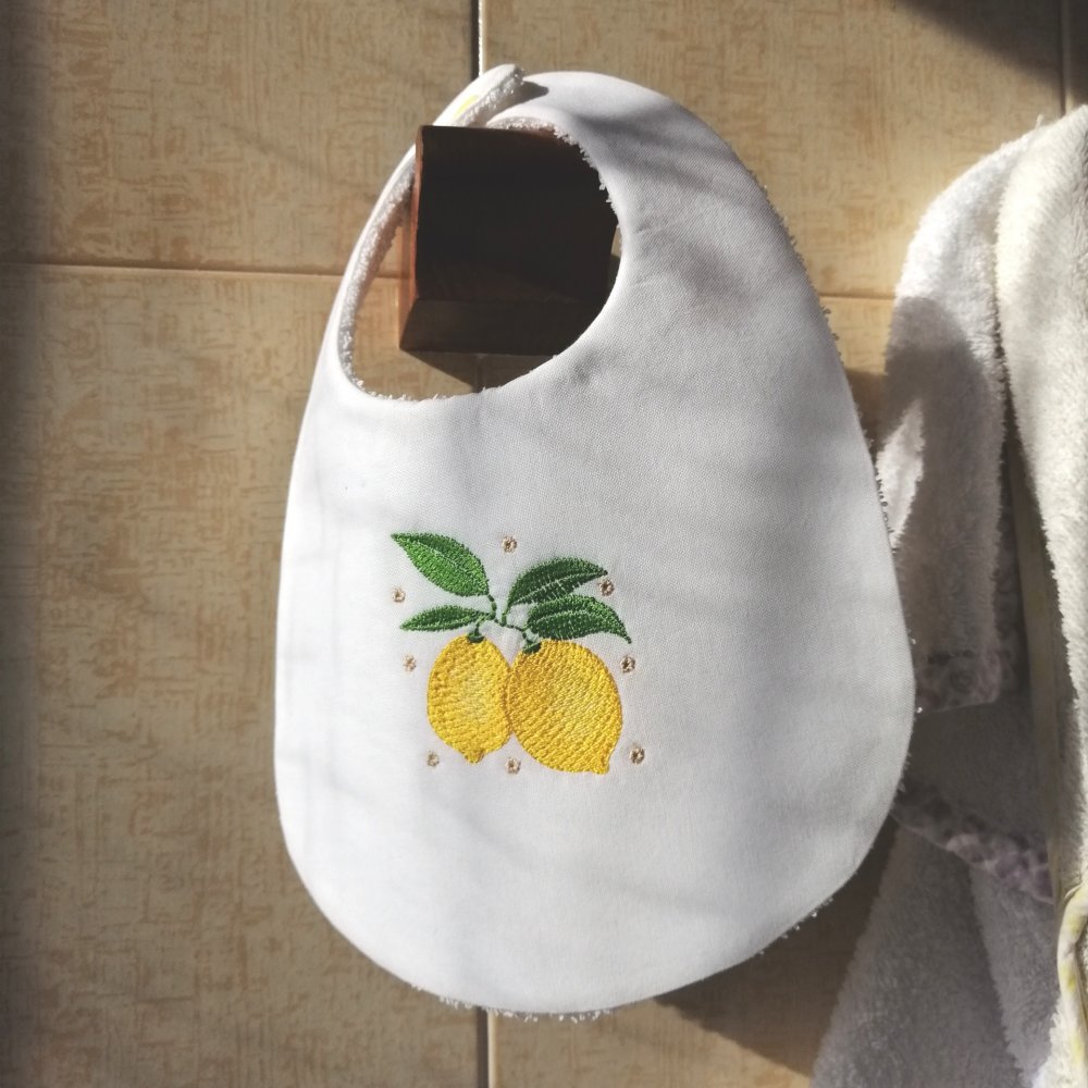 Bavaglino personalizzato con la spugna in micro bambu 