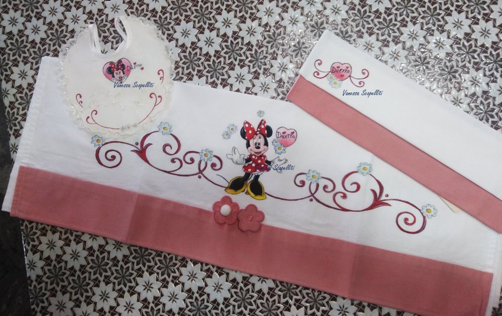 Coordinato lenzuolino & bavaglino minnie bimba dipinti a mano ❤