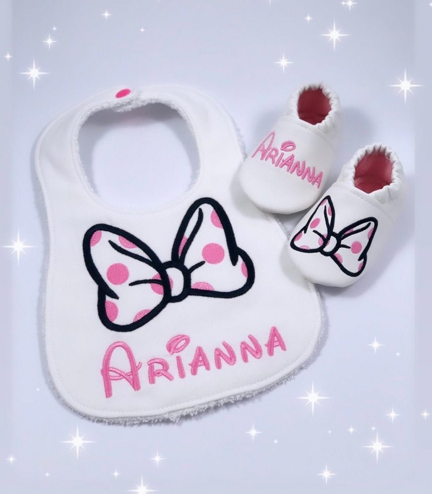 Coordinato bavaglia e scarpine personalizzato con nome  - Bimba Neonata 3-6 mesi