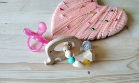 E QUESTO PICCOLO ELEFANTE?? Anelli Dentizione in legno naturale, palline di macram e silicone alimentare. Handmade
