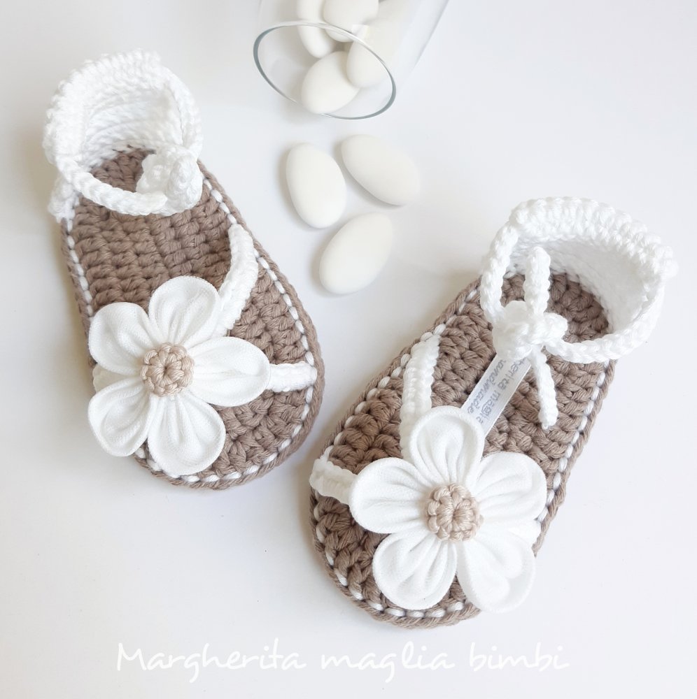 Sandali bianchi con fiore in lino e tulle - neonata - bambina- Battesimo